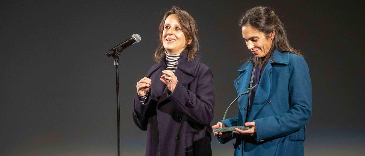 Maria Jesús González y Patricia Gómez premiadas en Artes Visuales se mueven entre el arte y la documentación.