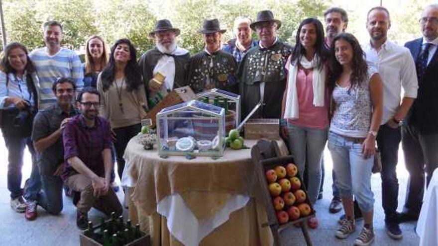 Algunos de los participantes en Cangas de Onís en la presentación del proyecto del «Mes del queso» de Paradores.