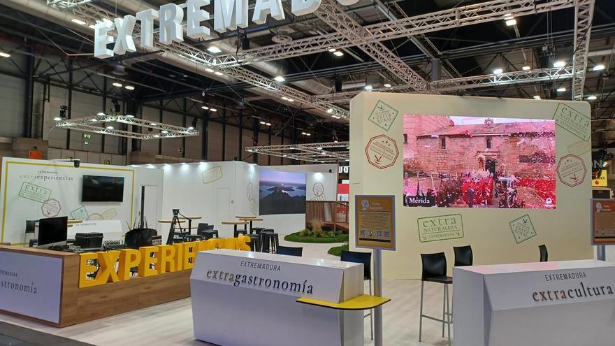 Todo listo en el estand extremeño en Fitur