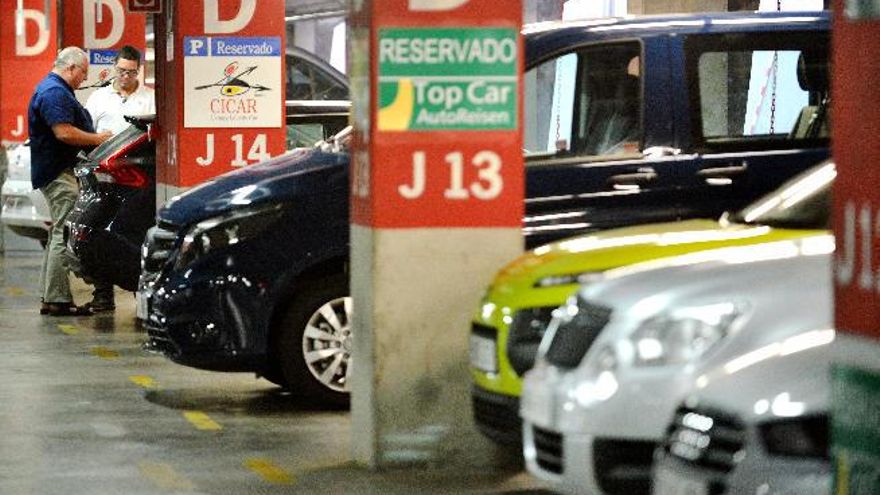 El récord de turistas dispara el alquiler de automóviles en el Archipiélago