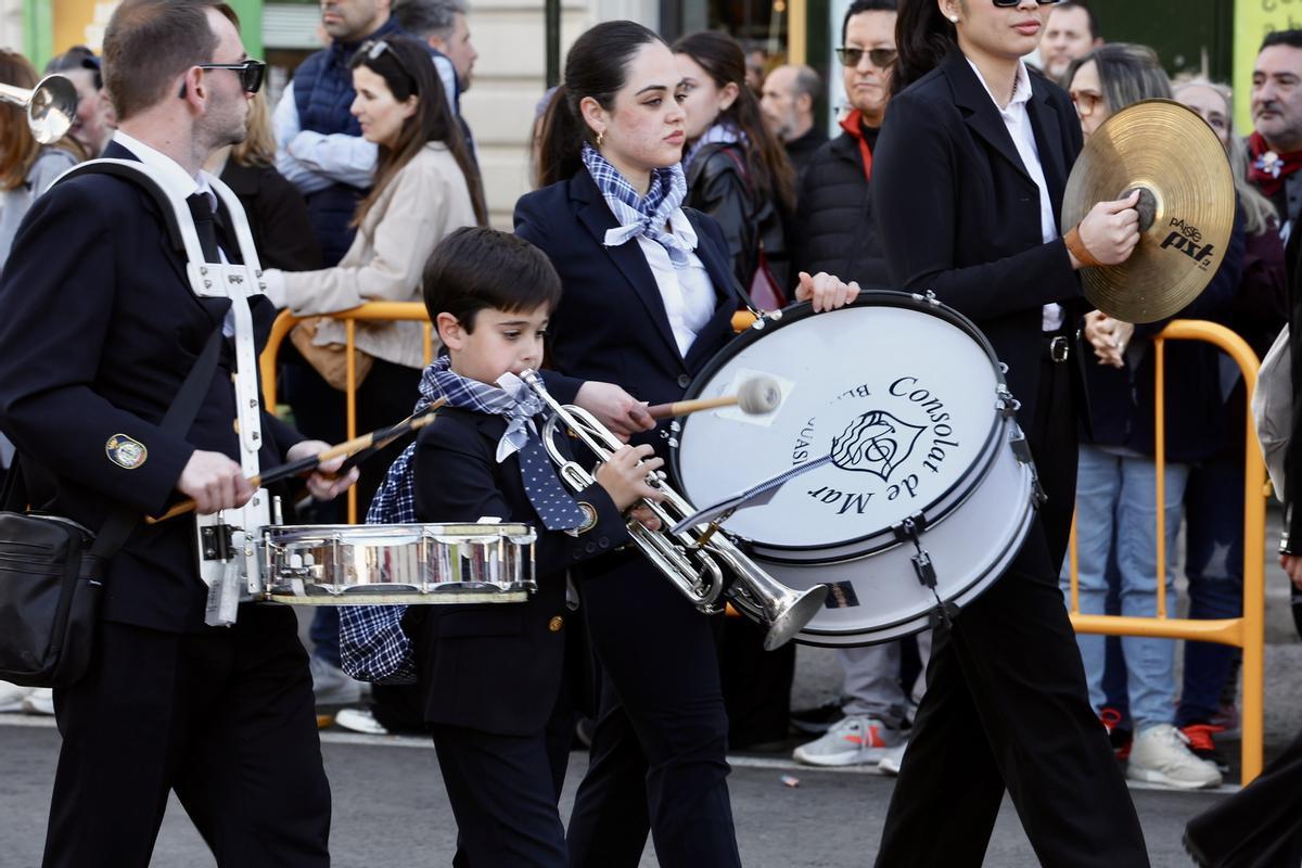 Los infantiles reciben los premios... que casi se pierden