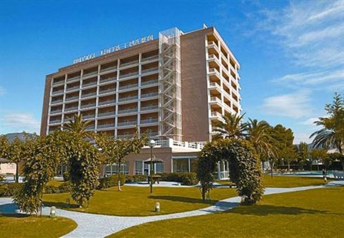Platja 8 L’hotel Mar y Sol del grup Prestige, a Roses. Platja 8 L’hotel Mar y Sol del grup Prestige, a Roses.