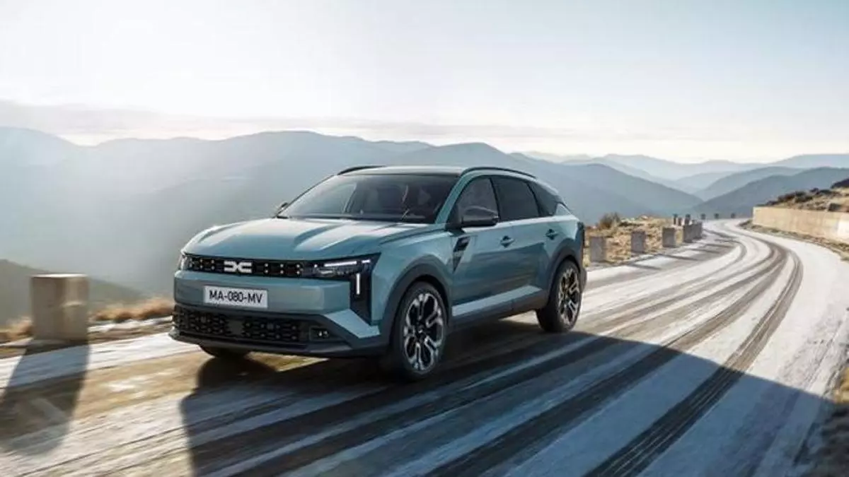 Dacia presenta su plan estratégico de cara a 2030 junto al nuevo Striker