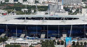 L’Estadi de France es prepara per rebre la final Portugal-França.