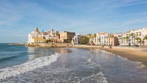Sitges: playas, gastronomía y Modernismo