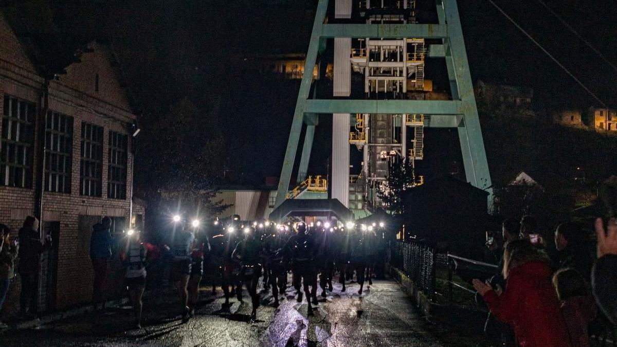 Competidores en el Trail Minero de Hunosa.