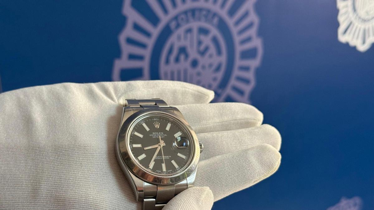 El reloj Rolex recuperado en Barajas tras el asalto a un matrimonio de turistas suizos en Almería.