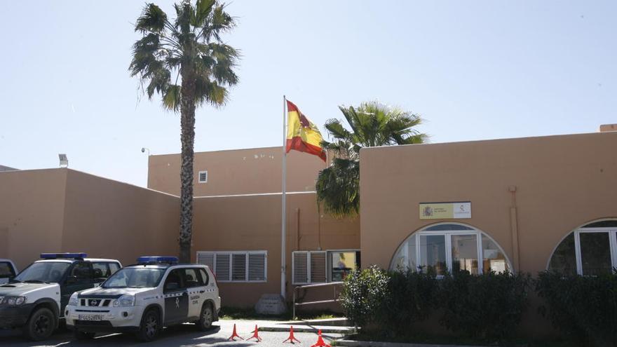 Imagen de archivo del exterior del cuartel de la Guardia Civil de Sant Antoni.