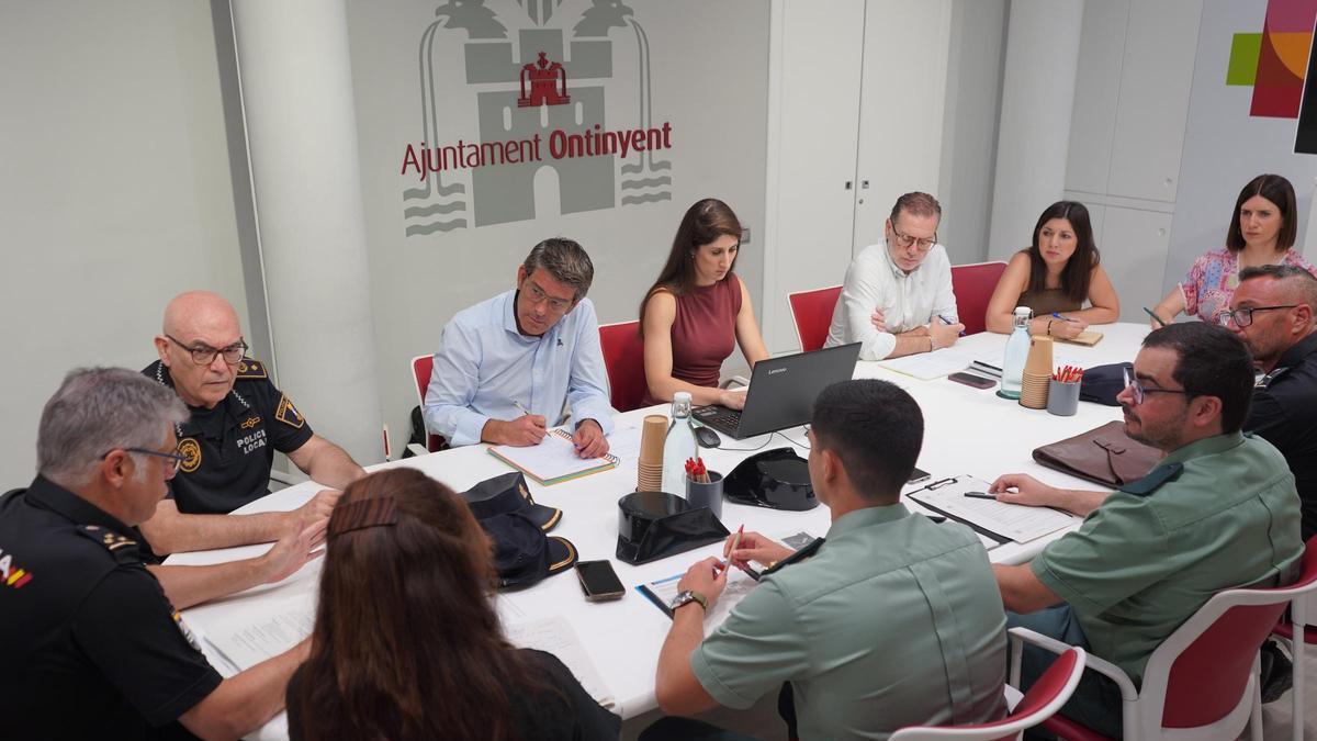 Participantes en la reunión de la Junta de Seguridad de Ontinyent.