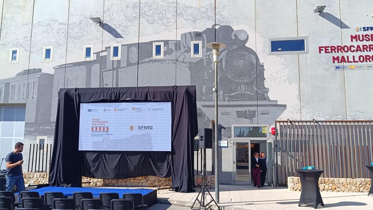 El Museo del Ferrocarril de Mallorca abre sus puertas en Son Carrió