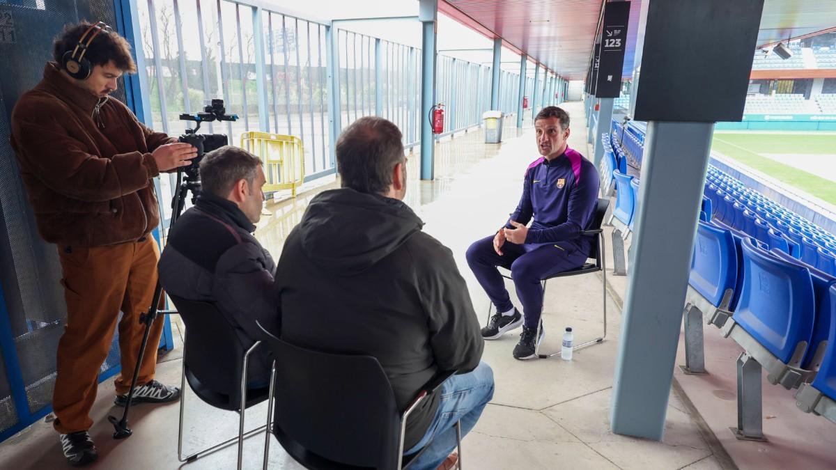 Juliano Belletti se explicó en el Johan Cruyff ante las preguntas de dos periodistas de este diario