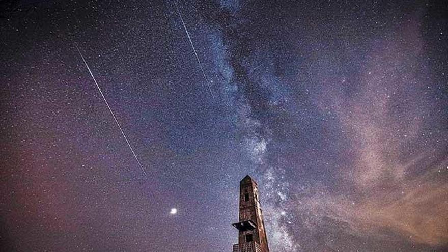 La lluvia de meteoros es un fenÃ³meno estelar que cada verano se repite.