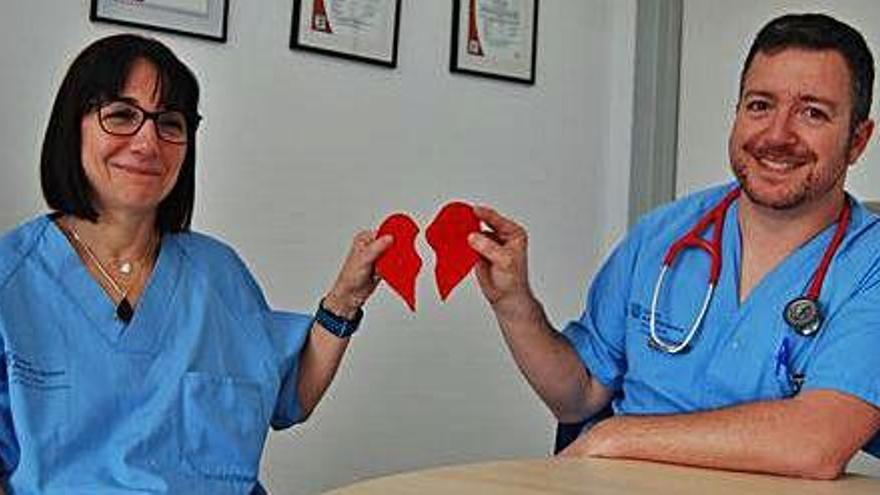 Elena Bartual y Gaspar Tuero, con un corazón (no anatómico) roto.