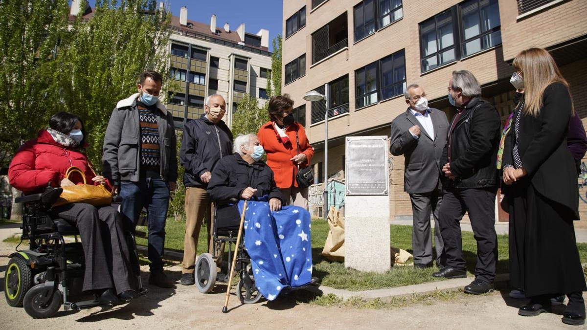 Placa a Ursicina Martínez