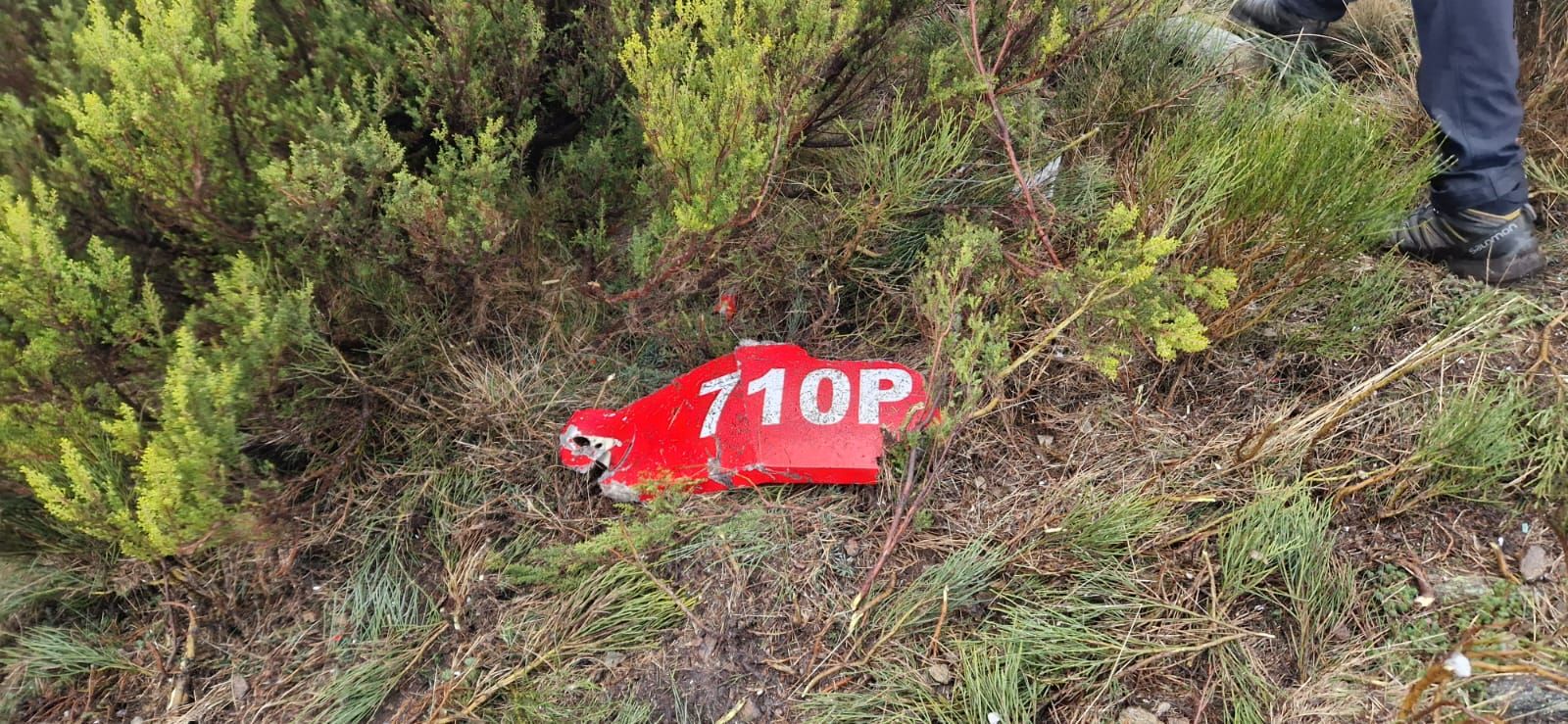 Rescate en la montaña del cuerpo del piloto fallecido