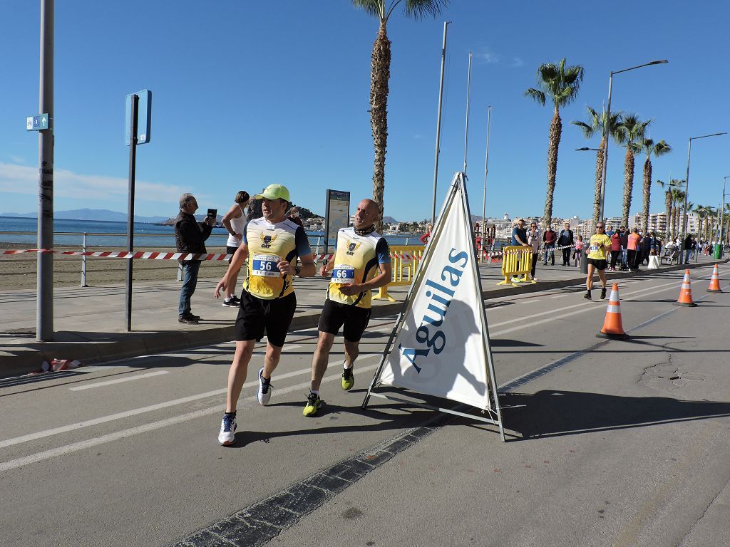 Estos todas las imágenes de la Media Maratón de Águilas