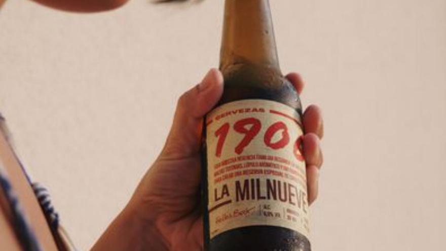 Botella de La Milnueve. | // LOC
