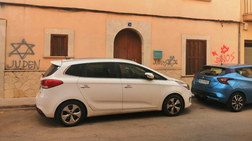 Pintan mensajes de ideología nazi en una vivienda de Santa Maria vinculada a una de las jóvenes detenidas