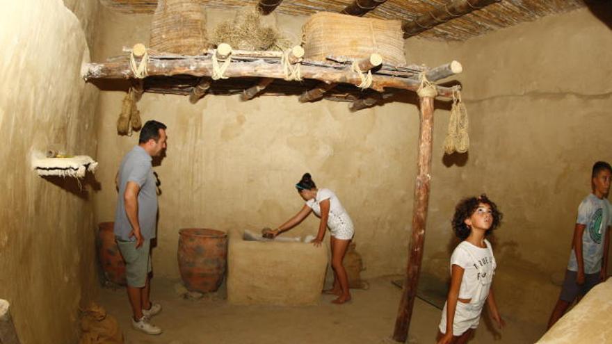 La réplica de la casa argárica de La Bastida.