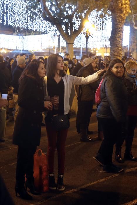 Miles de personas recibieron el año frente al consistorio