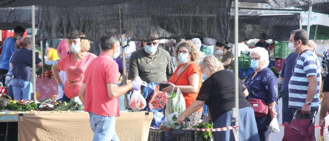 Reabren los mercadillos de Alicante.