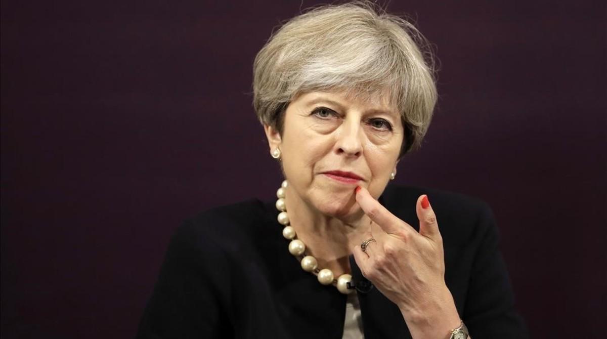 zentauroepp39258236 britain s prime minister theresa may waits to answer a quest170711202849
