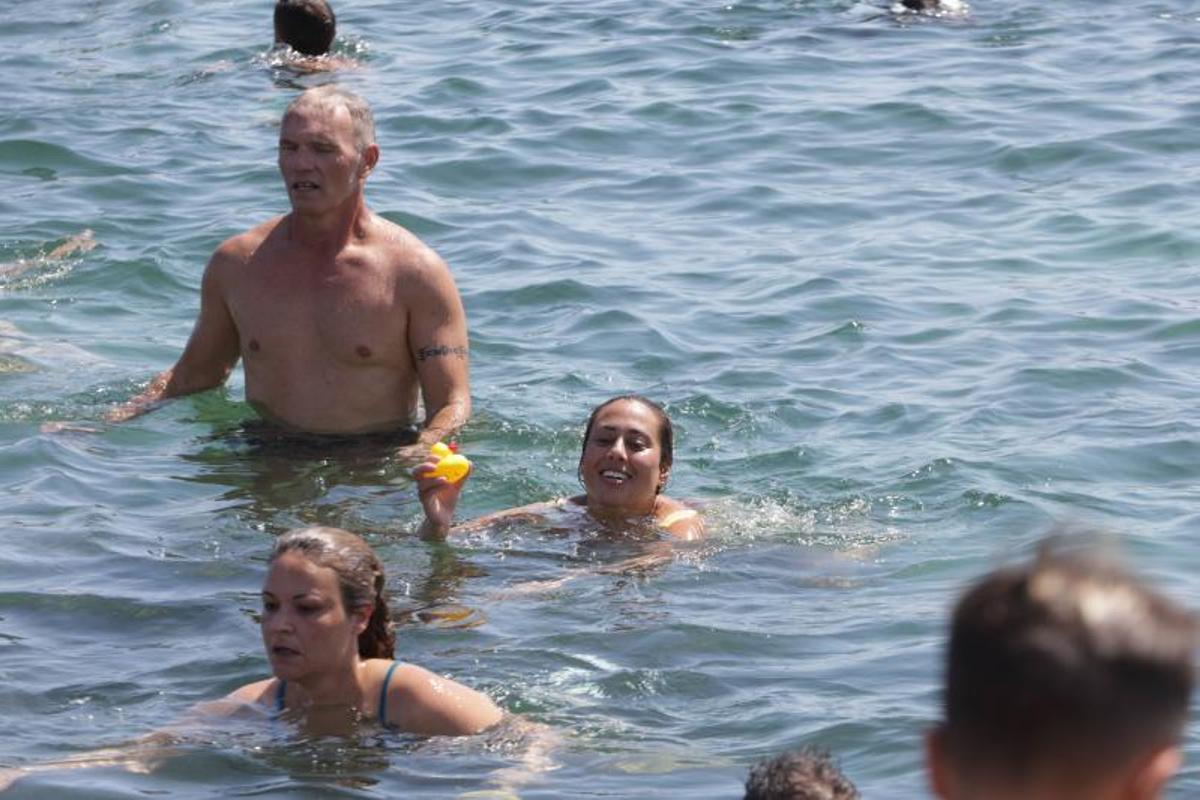 La suelta de patos de goma congrega a centenares de participantes en Can Picafort