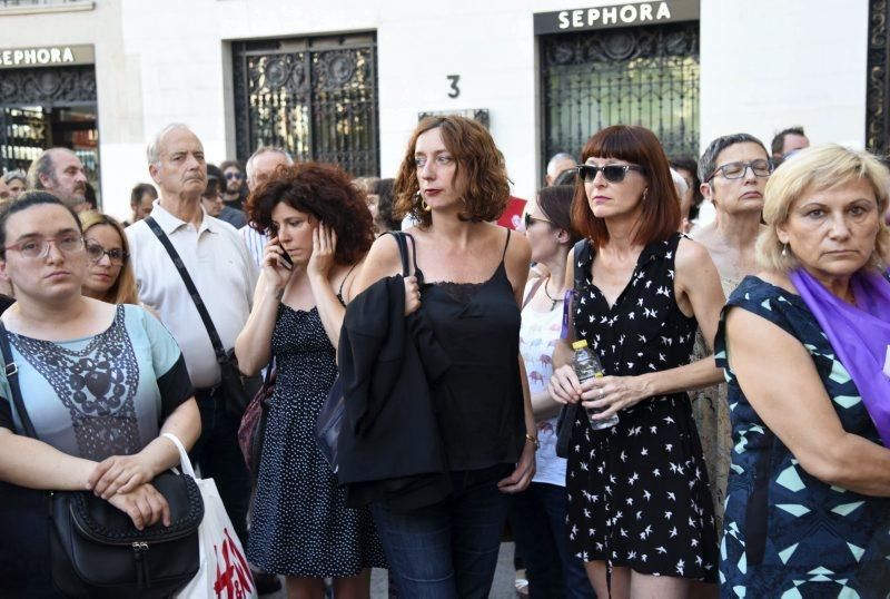 Concentraciones contra el asesinato machista en Zaragoza