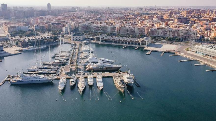 Vista aérea del puerto deportivo de la Marina.