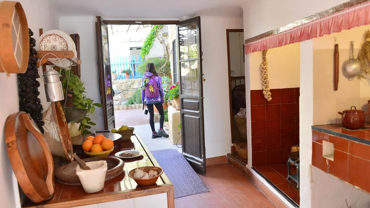 Orihuela adjudica la contratación para realizar el primer Catálogo de Fondos de la Casa Museo de Miguel Hernández