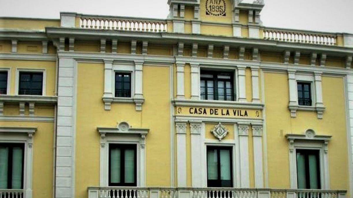 Fachada del Ayuntamiento de L'Hospitalet de Llobregat.