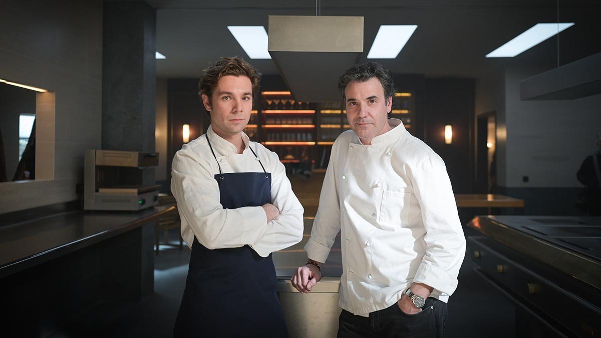 Carlos Cuevas y Miquel Fernández, en el rodaje de 'Gènesi'