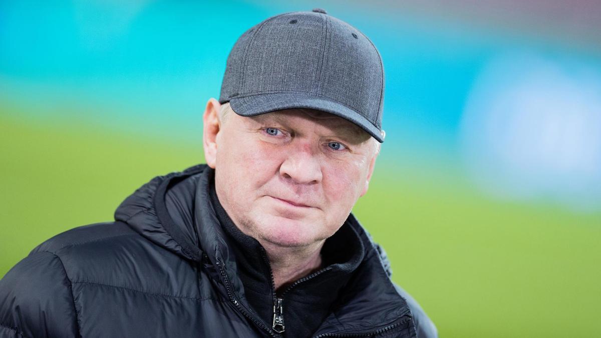 Effenberg, antes de presenciar un partido en Alemania.