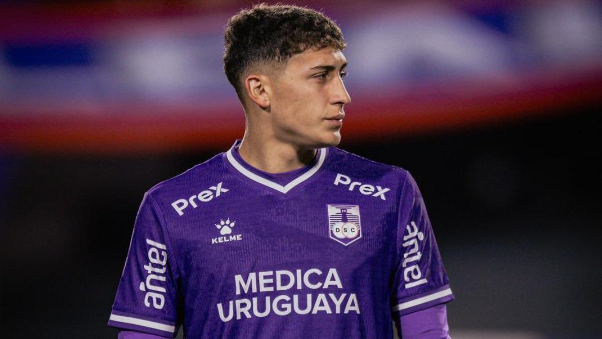 Patricio Pacífico, lateral izquierdo de 19 años de Defensor Sporting