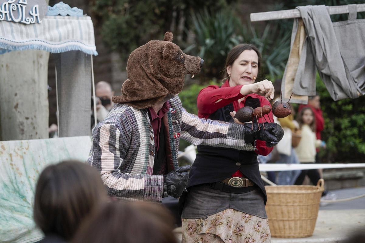 Els titellaires de La Guilla Teatre amb la proposta "De faula"