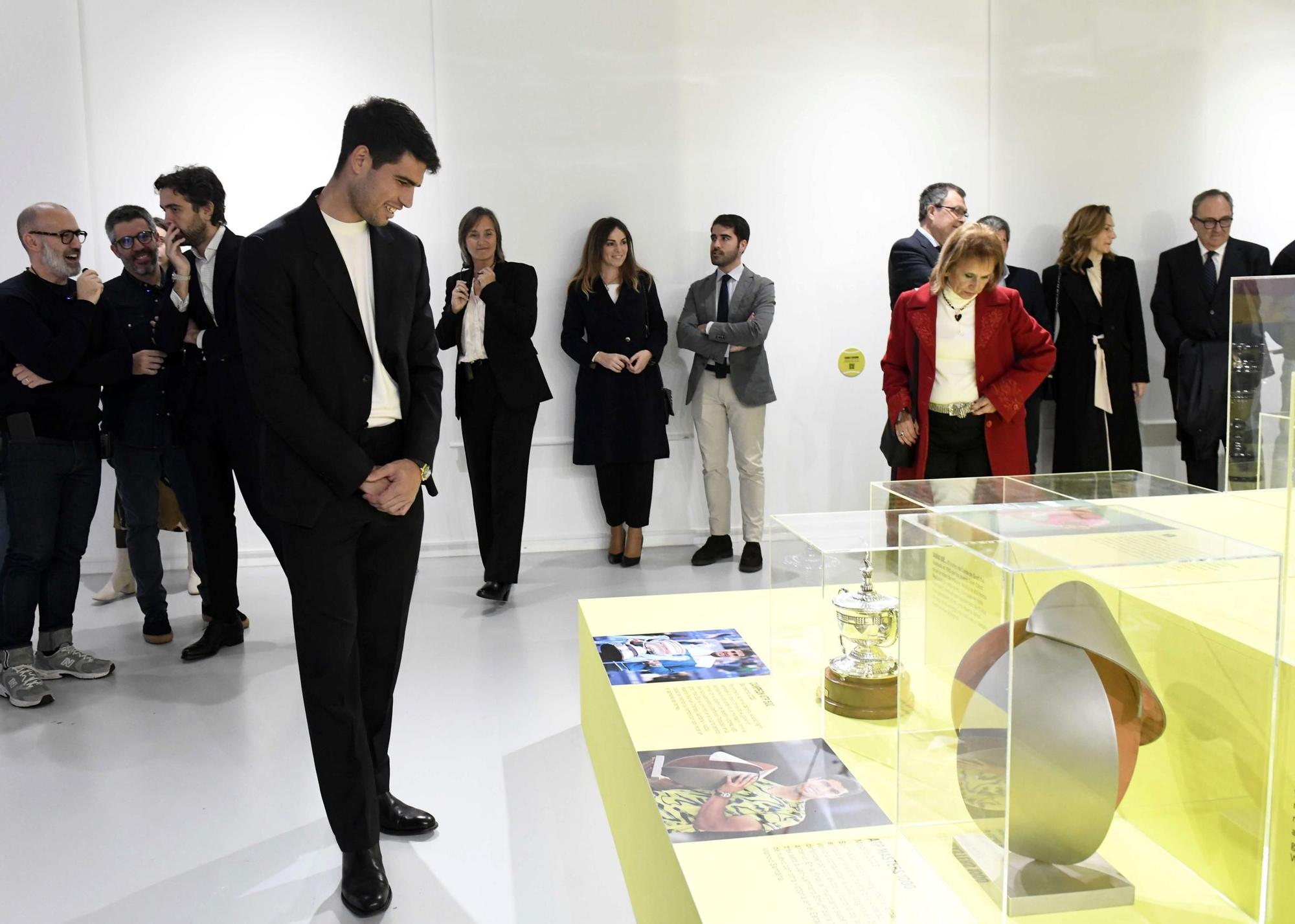 Así ha sido la inauguración de la exposición de Carlos Alcaraz en la Cárcel Vieja de Murcia