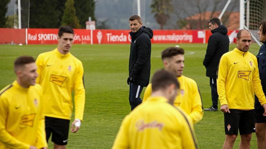 El Sporting, durante un entrenamiento en Mareo.