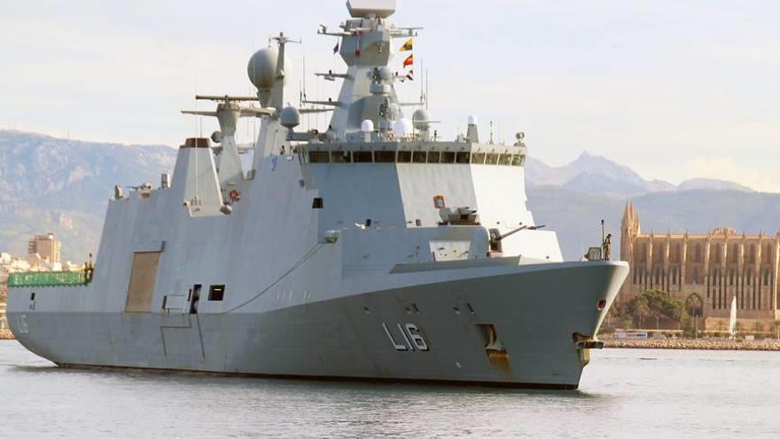Un buque de guerra danés en Palma