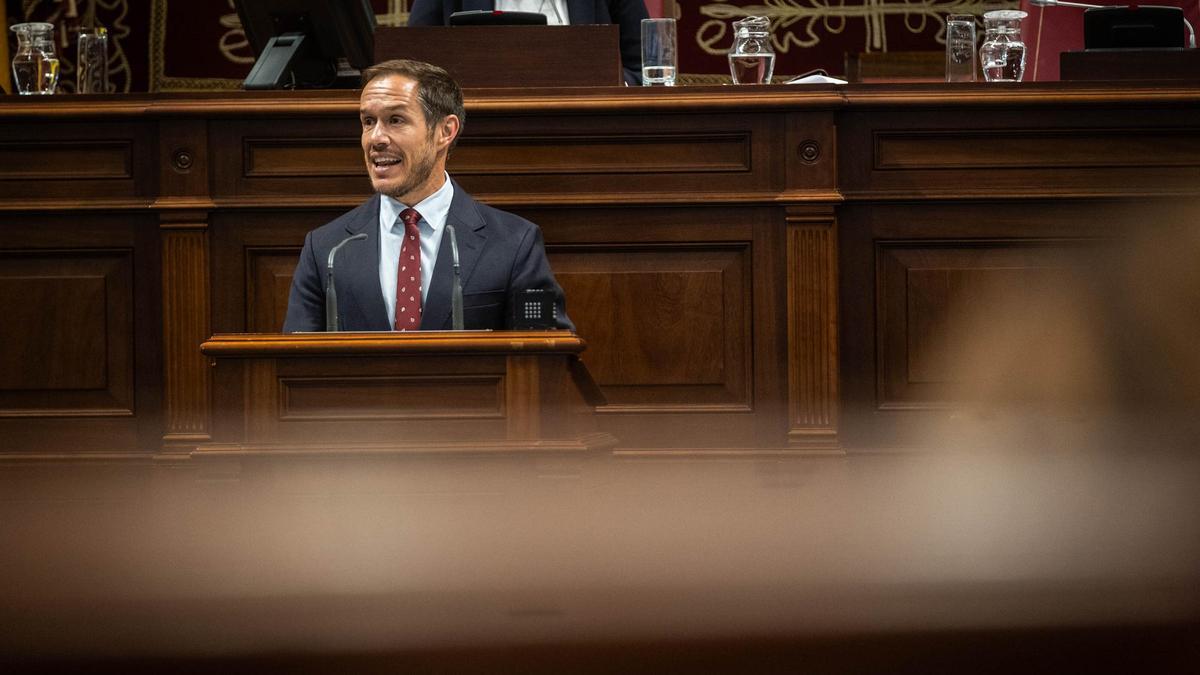 Sesión plenaria del Parlamento de Canarias.