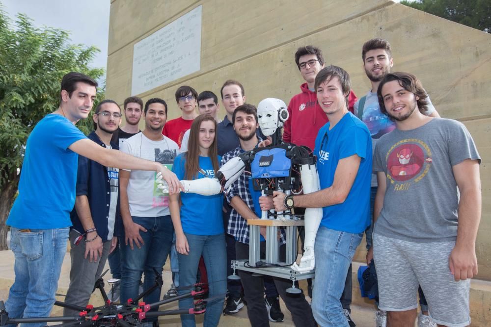 Alumnos de Robótica se integran en una asociación internacional