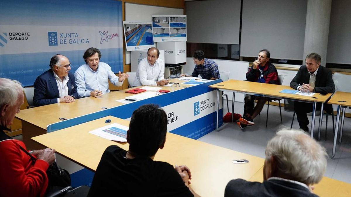 Imagen de la reunión de ayer en la Casa del Deporte. |  // FDV