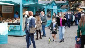 Lleno en el primer día de la Navidad en Vigo: terrazas llenas y familias disfrutando de la ciudad