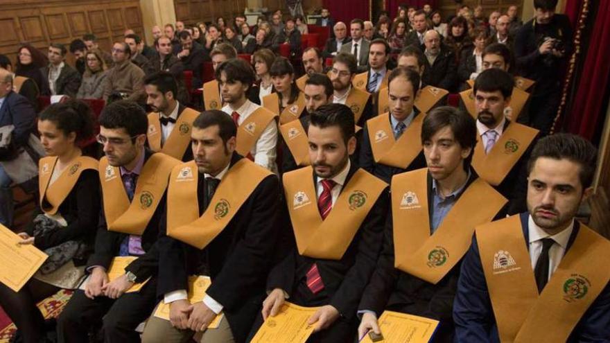 Medallas, diplomas y becas para los nuevos ingenieros informáticos