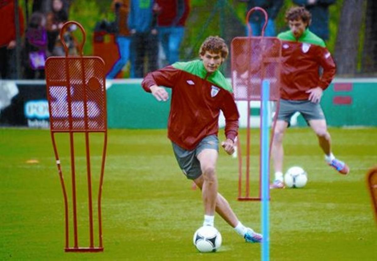 Fernando Llorente s’exercita ahir enla sessió de l’Athletic a Lezama. Fernando Llorente s’exercita ahir enla sessió de l’Athletic a Lezama.