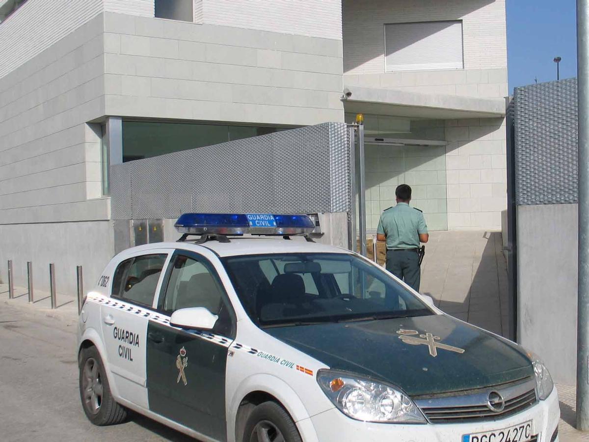 Cuartel de la Guardia Civil de Almoradí, en una imagen de archivo