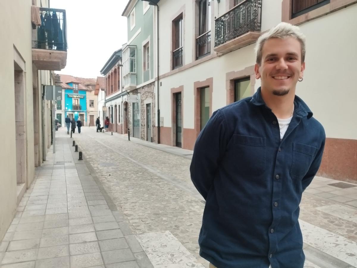 Andrés Álvarez Martín, en la calle Eduardo Sierra de Grado.
