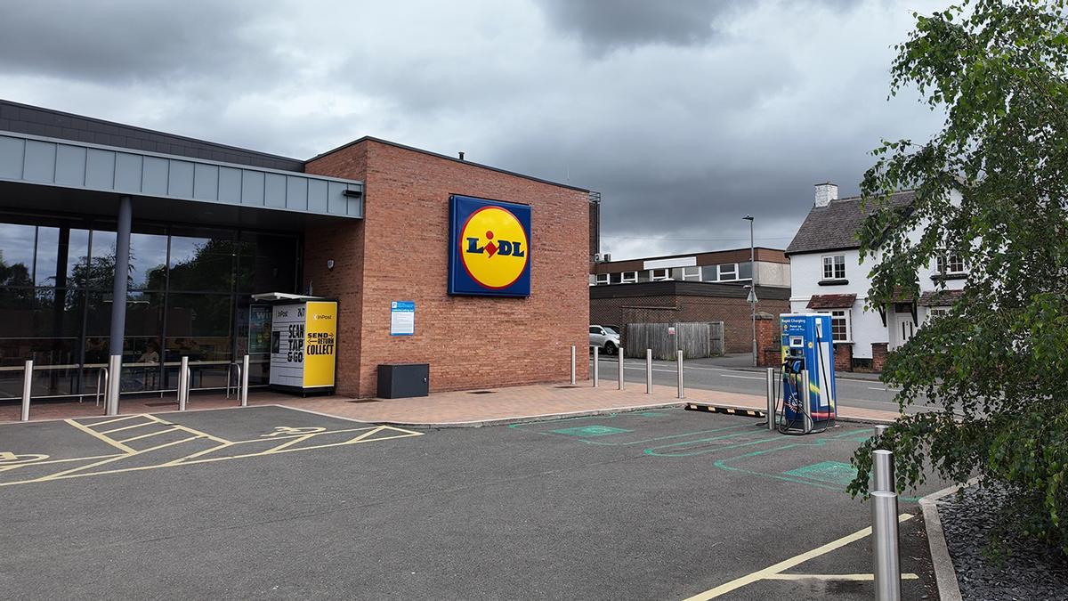 En 24 horas cae el precio de la freidora más deseada Lidl, con una capacidad de hasta 5 litros: colas para conseguir el producto
