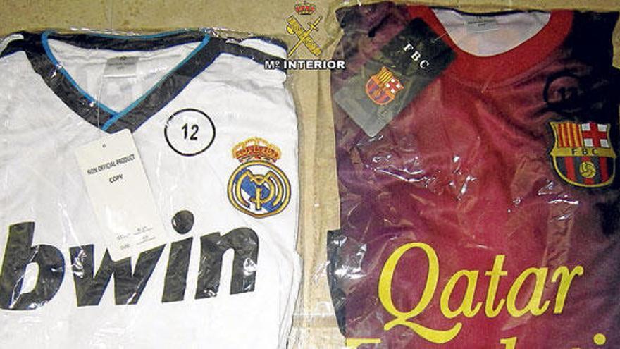 Detenido un comerciante chino con 62 camisetas de fútbol falsas