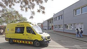 Lescola de Porqueres on es va produir la deflagració mentre feien un experiment el dijous.