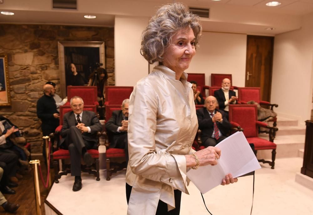 Marina Mayoral, Académica de Honra da RAG